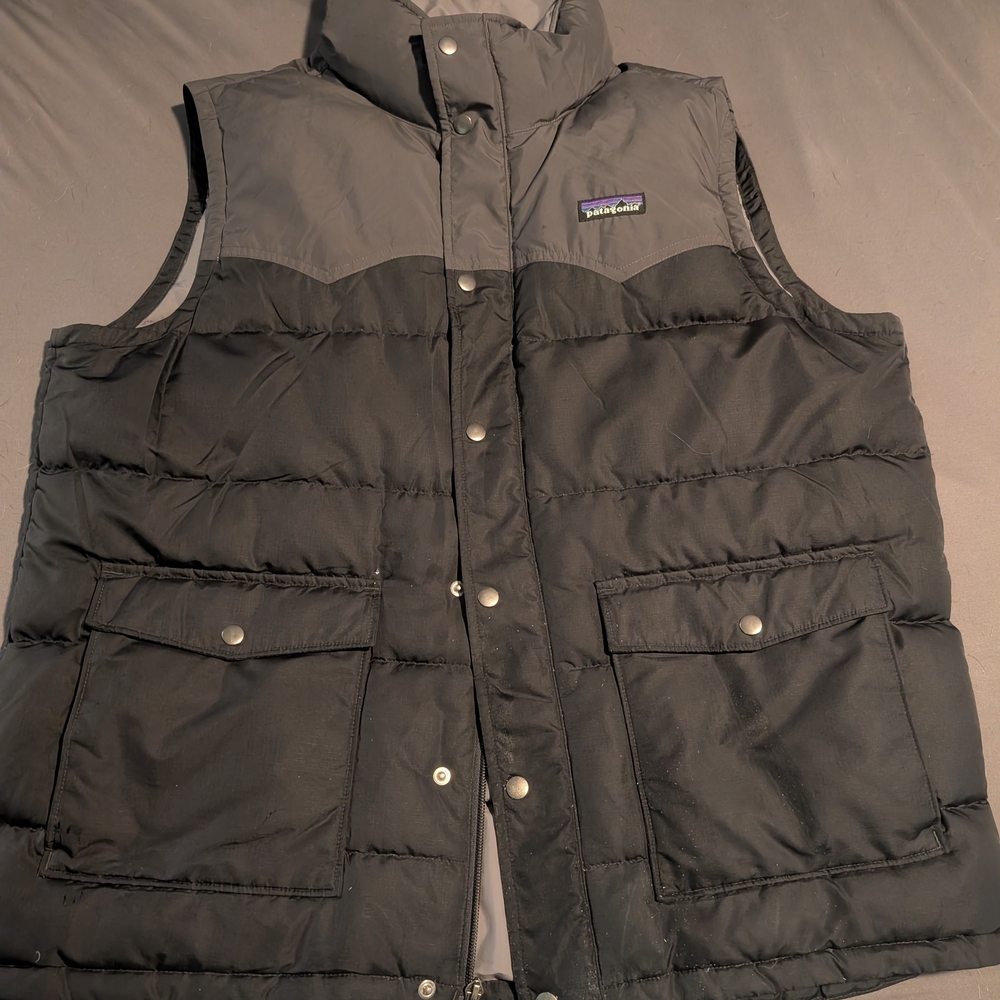 Patagonia Men's Gray and Black Puffer Vest